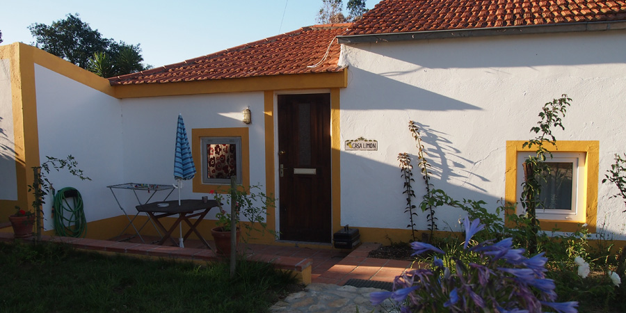 Vingårdar nära Caldas da Rainha som erbjuder övernattning, här Casa Limon på vingården Farm Holidays Silver Coast i Portugal