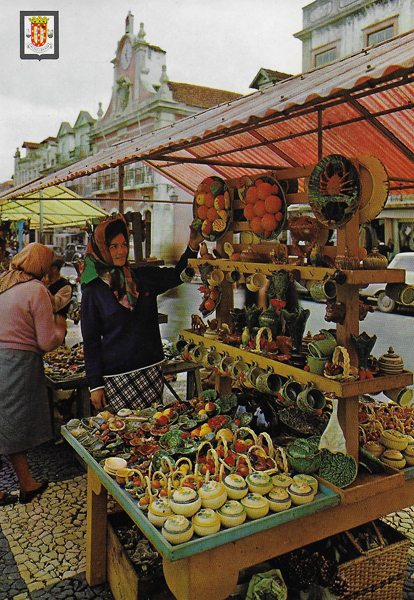 Keramik i Caldas da Rainha säljs bland annat på den dagliga torgmarknaden