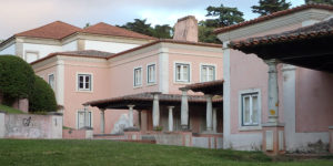 Baksidan av Museu do Hospital i Caldas da Rainha